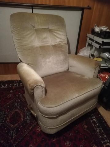 Fauteuil, met ligfunctie beschikbaar voor biedingen