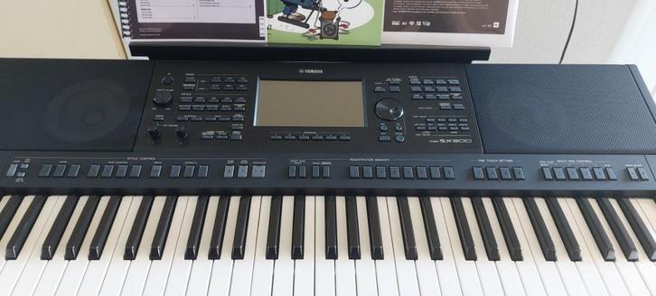 Yamaha psr SX900 In nieuwstaat, Muziek en Instrumenten, Keyboards, Zo goed als nieuw, 61 toetsen, Yamaha, Aanslaggevoelig, Met standaard