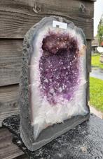Intens Paarse Amethist Geode 14,08kg, Verzamelen, Mineralen en Fossielen, Ophalen of Verzenden, Mineraal