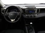 Toyota RAV4 2.0 152 PK 4WD HANDGESCHAKELD + TREKHAAK 2000 KG, Auto's, Stof, Gebruikt, Euro 6, 4 cilinders
