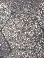 Gratis hexagone tegels (6-hoekig) tilhulp Aanwezig, Ophalen, Gebruikt, 10 m² of meer, Beton