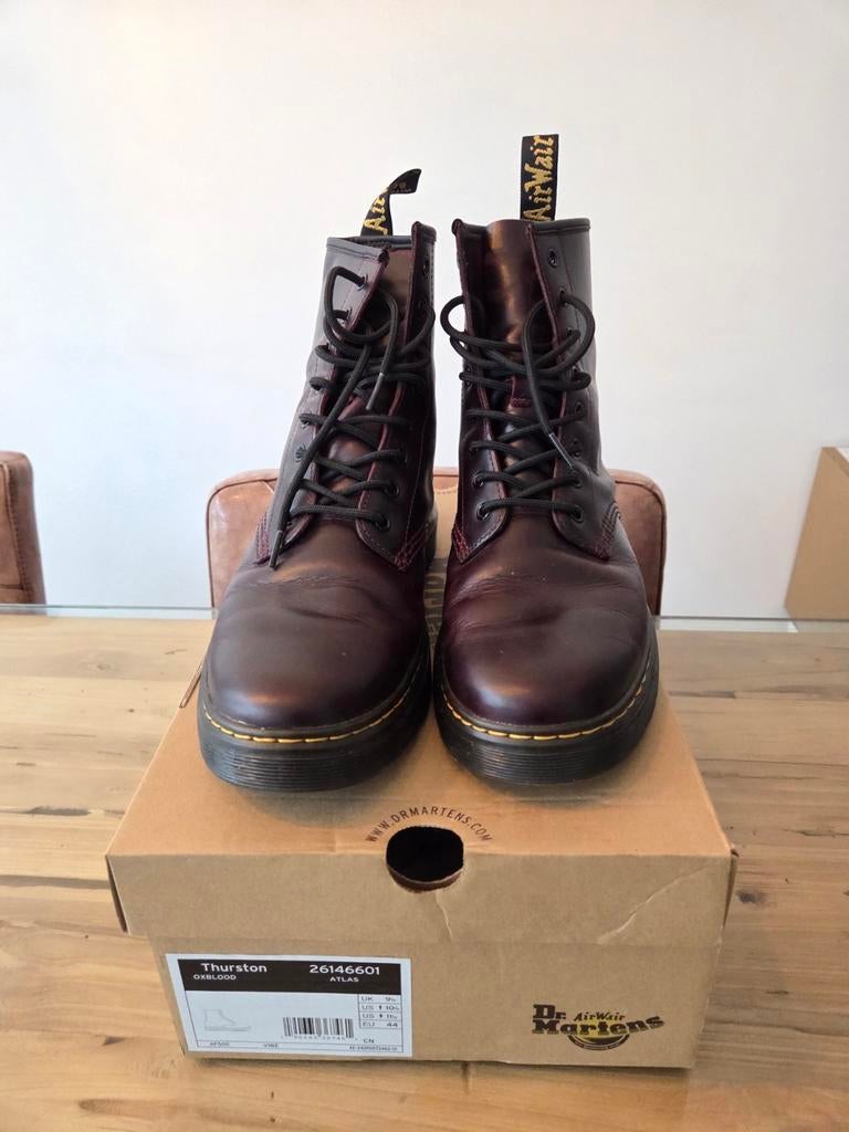 Dr. Martens Thurston Oxblood Maat 44, Kleding | Heren, Schoenen, Overige kleuren, Boots, Ophalen of Verzenden, Zo goed als nieuw