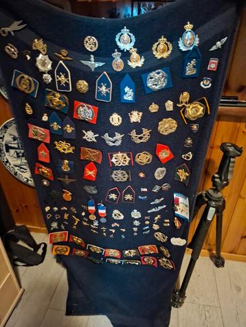 Grote Collectie Militaire Emblemen & Badges beschikbaar voor biedingen