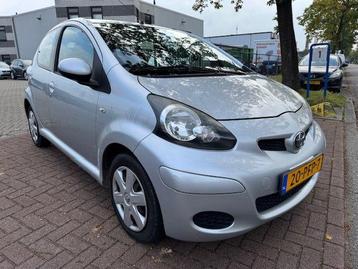 Toyota Aygo 1.0-12V 5deurs Comfort Navigator Airco,Navigatie beschikbaar voor biedingen