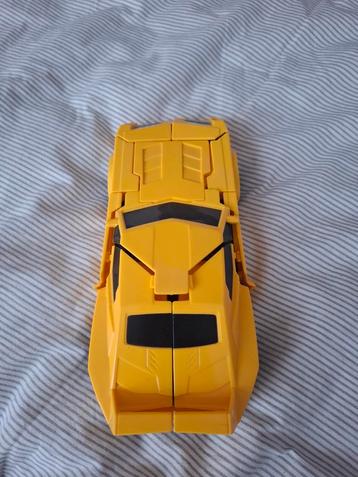 Gele Transformer met Geluid beschikbaar voor biedingen