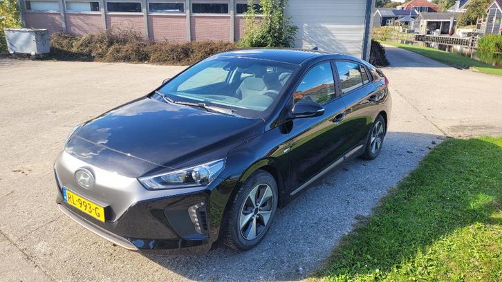 Hyundai IONIQ EV 120 pk Aut. 2018 Zwart - super fijne auto, Auto's, Hyundai, Particulier, IONIQ, ABS, Achteruitrijcamera, Adaptive Cruise Control
