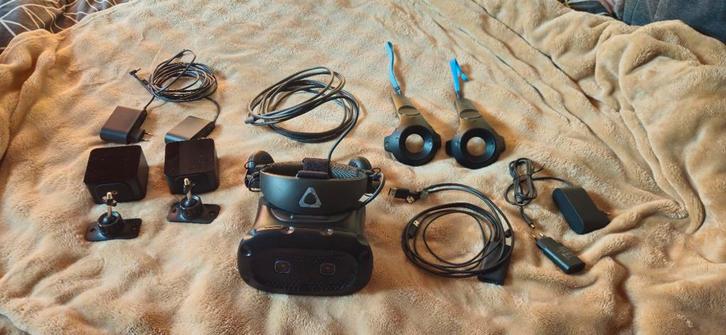 HTC Vive Cosmos Elite VR Headset - Complete Set, Spelcomputers en Games, Virtual Reality, Zo goed als nieuw, Pc, VR-bril, Ophalen of Verzenden