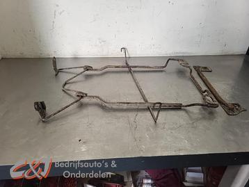 Ophangmechaniek reservewiel van een Opel Vivaro beschikbaar voor biedingen