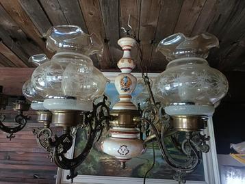Mooie kroonlamp met hele mooie kelken  beschikbaar voor biedingen