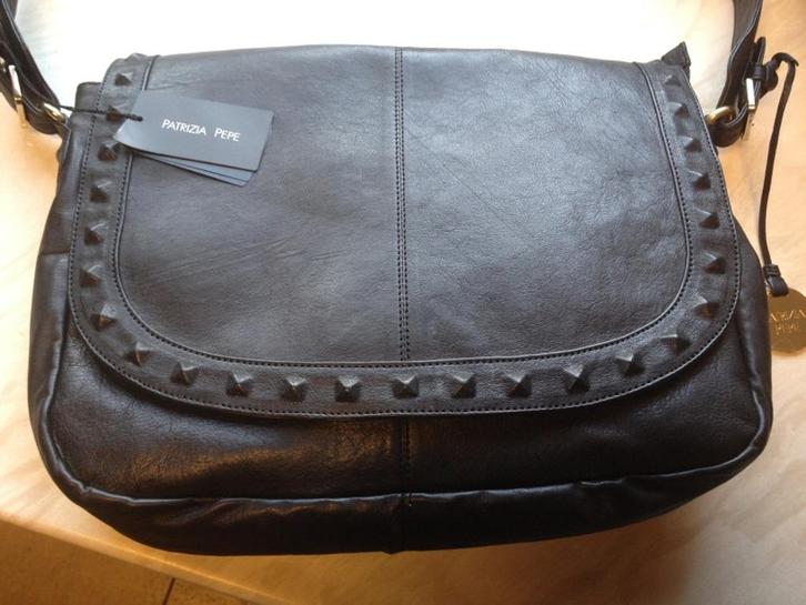 Nieuwe leren tas - schoudertas - patrizia pepe italy, Sieraden, Tassen en Uiterlijk, Tassen | Schoudertassen, Nieuw, Overige merken