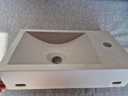 Betonnen wasbak - linkshandig, Huis en Inrichting, Badkamer | Badkamermeubels, Gebruikt, Wasbak of Wastafel, Minder dan 100 cm