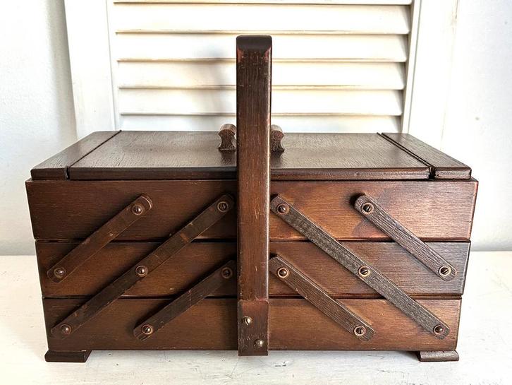 Vintage houten harmonica naaidoos, Antiek en Kunst, Curiosa en Brocante, Ophalen