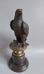 Bronzen roofvogel op granieten sokkel. Gesigneerd, Ophalen of Verzenden