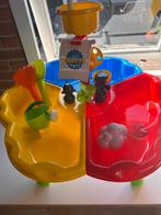 Zand/watertafel met toebehoren, Kinderen en Baby's, Speelgoed | Buiten | Los speelgoed, Ophalen of Verzenden, Zo goed als nieuw