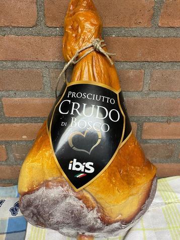 Decoratieve Ham Prosciutto Crudo beschikbaar voor biedingen