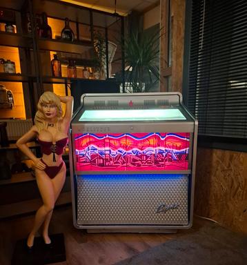 Wurlitzer Lyric jukebox.  beschikbaar voor biedingen