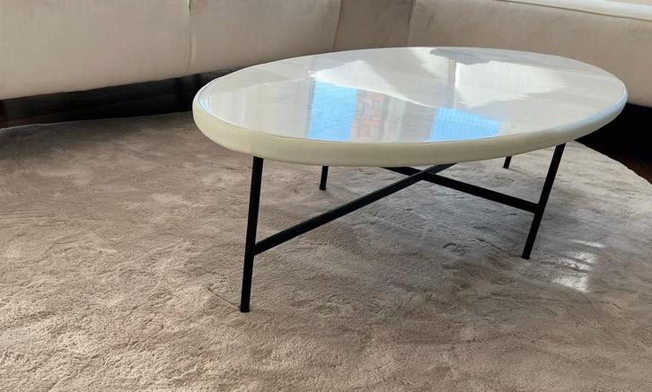 Prachtige ovale marmeren salontafel met zwarte stalen poten, Huis en Inrichting, Tafels | Salontafels, Zo goed als nieuw, Minder dan 50 cm