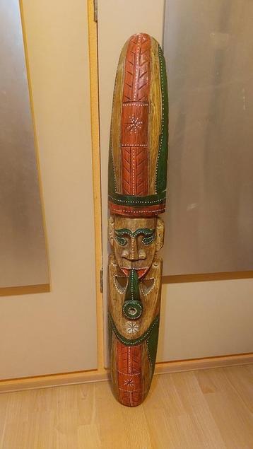 Indonesisch wandmasker beschikbaar voor biedingen