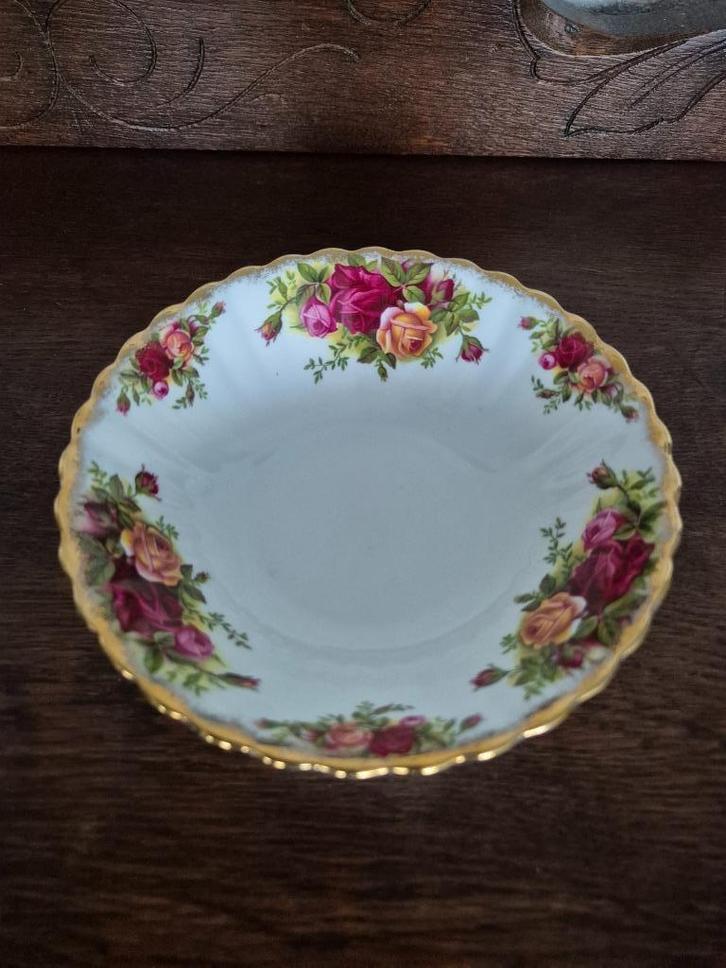 Royal Albert - Schaaltje - Old Country Rose, Antiek en Kunst, Antiek | Servies los, Ophalen of Verzenden