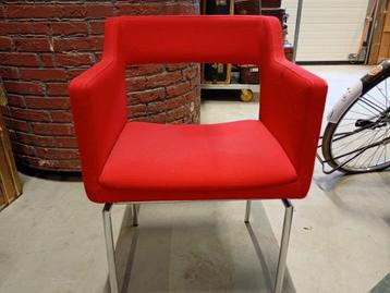 Johanson stoel rood  beschikbaar voor biedingen