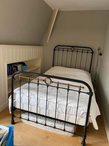 Antiek Gietijzeren Bed - 1900 - Zeer Goede Staat beschikbaar voor biedingen