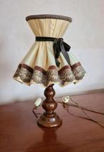Vintage tafellampje met brocante kap. H 40 cm, Gebruikt, Ophalen of Verzenden, Stof, Minder dan 50 cm
