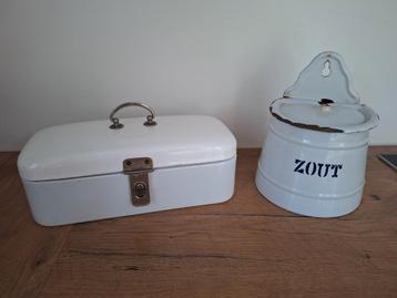 Wit emaille zoutpot BK + koektrommeltje beschikbaar voor biedingen