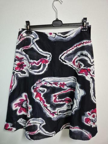 R96 - Fleurige Didi midirok maat L (1) beschikbaar voor biedingen