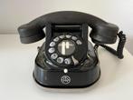 Bakelieten telefoon RTT56 A met draagbeugel, Ophalen of Verzenden, Niet werkend, Met draaischijf