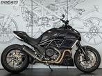 Ducati DIAVEL 1200 CARBON (bj 2011), 2 cilinders, 1198 cc, Bedrijf, Meer dan 35 kW