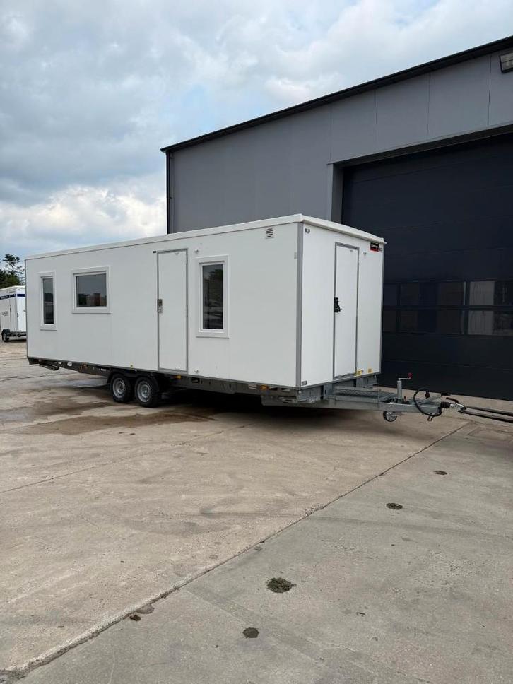 Mobiele woonunit 730 cm vloerverwarming, Zakelijke goederen, Machines en Bouw | Keten en Containers, Ophalen