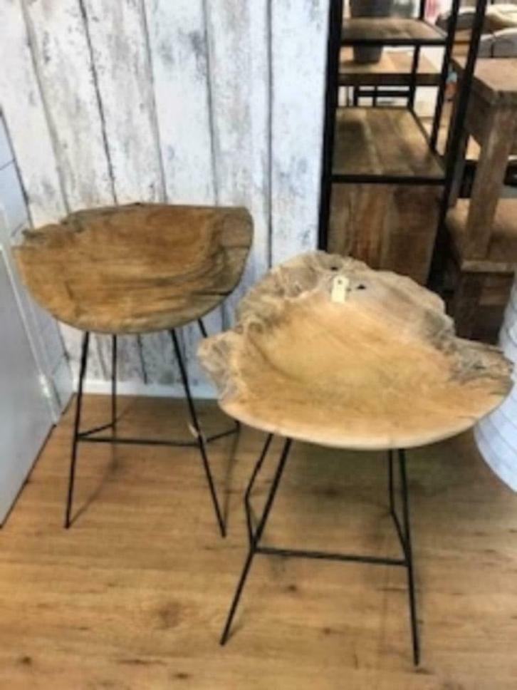 Barkruk Root Teakhout + metaal, elke zitting is uniek..., Huis en Inrichting, Barkrukken, Nieuw, 60 tot 90 cm, Hout, Metaal, 1 kruk