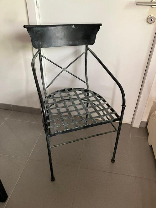 1 metalen stoel, weggeefprijs orangerie pastorie stijl, Antiek en Kunst, Antiek | Overige Antiek, Ophalen