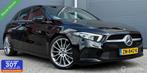 Mercedes A-klasse 220 Premium Plus AMG optiek/LED/Clima/19"/, Auto's, Mercedes-Benz, Gebruikt, Euro 6, Met garantie (alle), Zwart