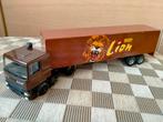 Lion Toys Daf 95 400 ATi met Nestlé Lion trailer, Ophalen of Verzenden, Zo goed als nieuw, Bus of Vrachtwagen, Lion Toys