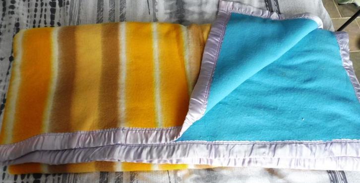 Mooie wollen Deken Traviata 220 x 150 cm wol vintage retro, Huis en Inrichting, Woonaccessoires | Plaids en Woondekens, Zo goed als nieuw