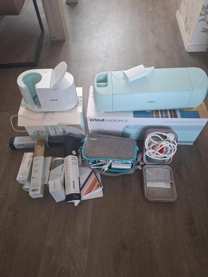 Cricut Explore 3 & Mug Press - Complete Set!, Hobby en Vrije tijd, Naaimachines en Toebehoren, Zo goed als nieuw, Naaimachine