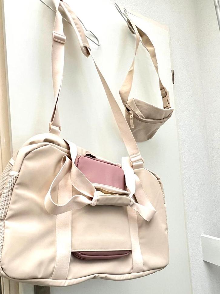 Tassen, Sieraden, Tassen en Uiterlijk, Tassen | Reistassen en Weekendtassen, Zo goed als nieuw, Beige, 30 cm of meer, Ophalen