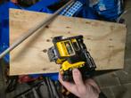 De walt kruislijnlaser groen met lader en 2 accus, Ophalen, Zo goed als nieuw, Multimeter
