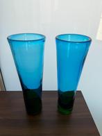 Twee exclusieve glazen vazen 35 cm hoog, Huis en Inrichting, Woonaccessoires | Vazen, Ophalen, Blauw, Minder dan 50 cm, Glas