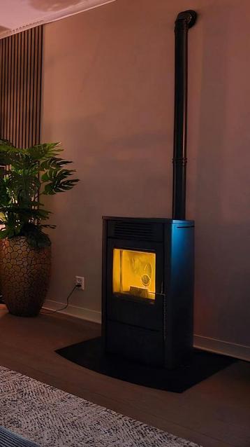 MCZ pelletkachel Face AIR 6kw zwart beschikbaar voor biedingen
