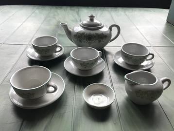 12 delig porseleinen kinder theeservies - wit/ groen  beschikbaar voor biedingen