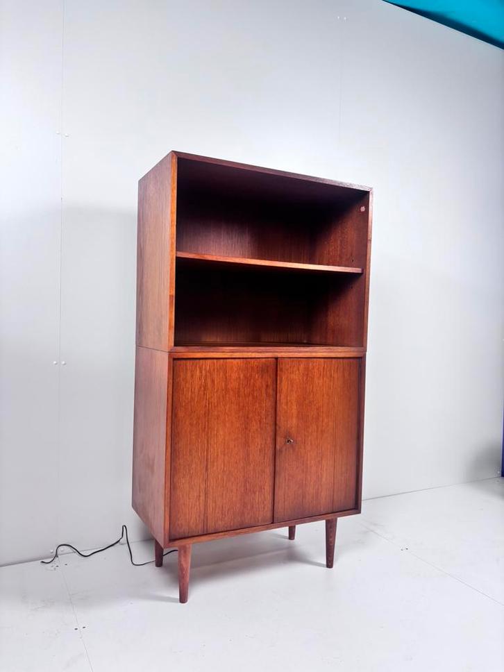 Vintage kastje highboard boekenkast teak, Huis en Inrichting, Kasten | Boekenkasten, Zo goed als nieuw, 50 tot 100 cm, Minder dan 100 cm