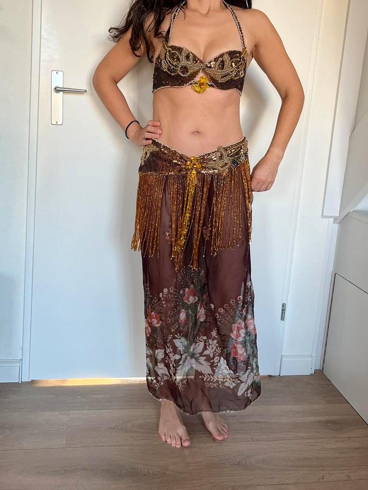 Prachtige buikdanskleding bruin/goud maat s/m, Kleding | Dames, Overige Dameskleding, Gedragen, Ophalen of Verzenden