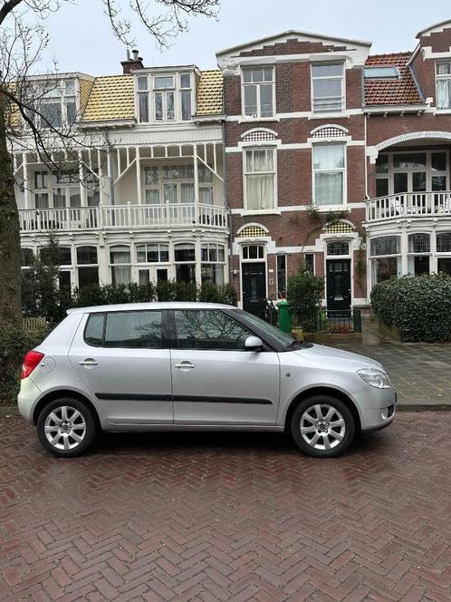 Skoda Fabia 1.4-16V 63kW 2007 Zilver/ Grijs | Sport | Airco, Auto's, Skoda, Particulier, Fabia, Airbags, Airconditioning, Bochtverlichting