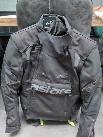 Nieuwe Alpinestars Halo Drystar jas
Maat M  beschikbaar voor biedingen