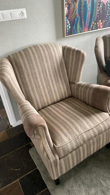 2 Klassieke fauteuils met strepen – comfortabel en stijlvol! beschikbaar voor biedingen