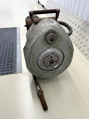 Antieke buitenboordmotor - British Motor Boat MFG beschikbaar voor biedingen