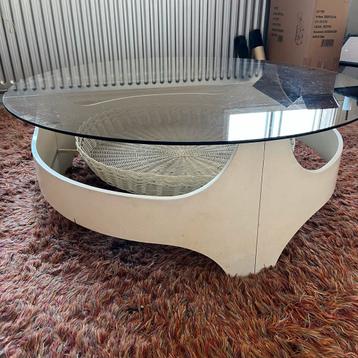Vintage Salontafel met Glazen Blad beschikbaar voor biedingen