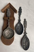 Vintage Lepelrek met tinnen lepel & 2 stuks tinnen lepels, Ophalen of Verzenden